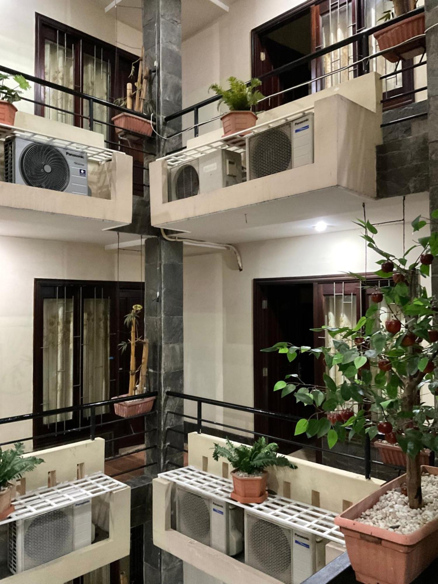 Отель Khach San Minh Chau - Hoa Hung Хошимин Экстерьер фото