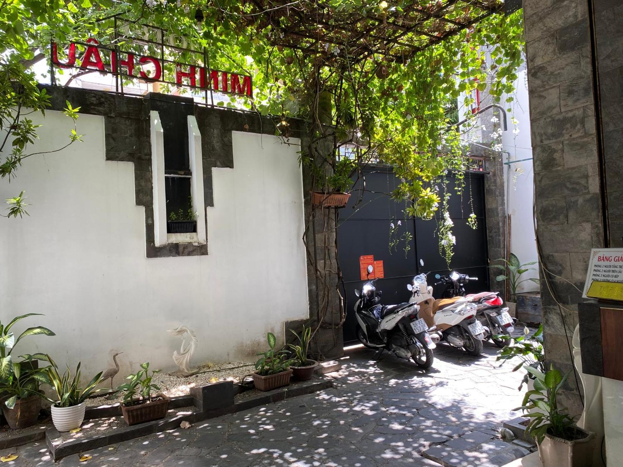 Отель Khach San Minh Chau - Hoa Hung Хошимин Экстерьер фото