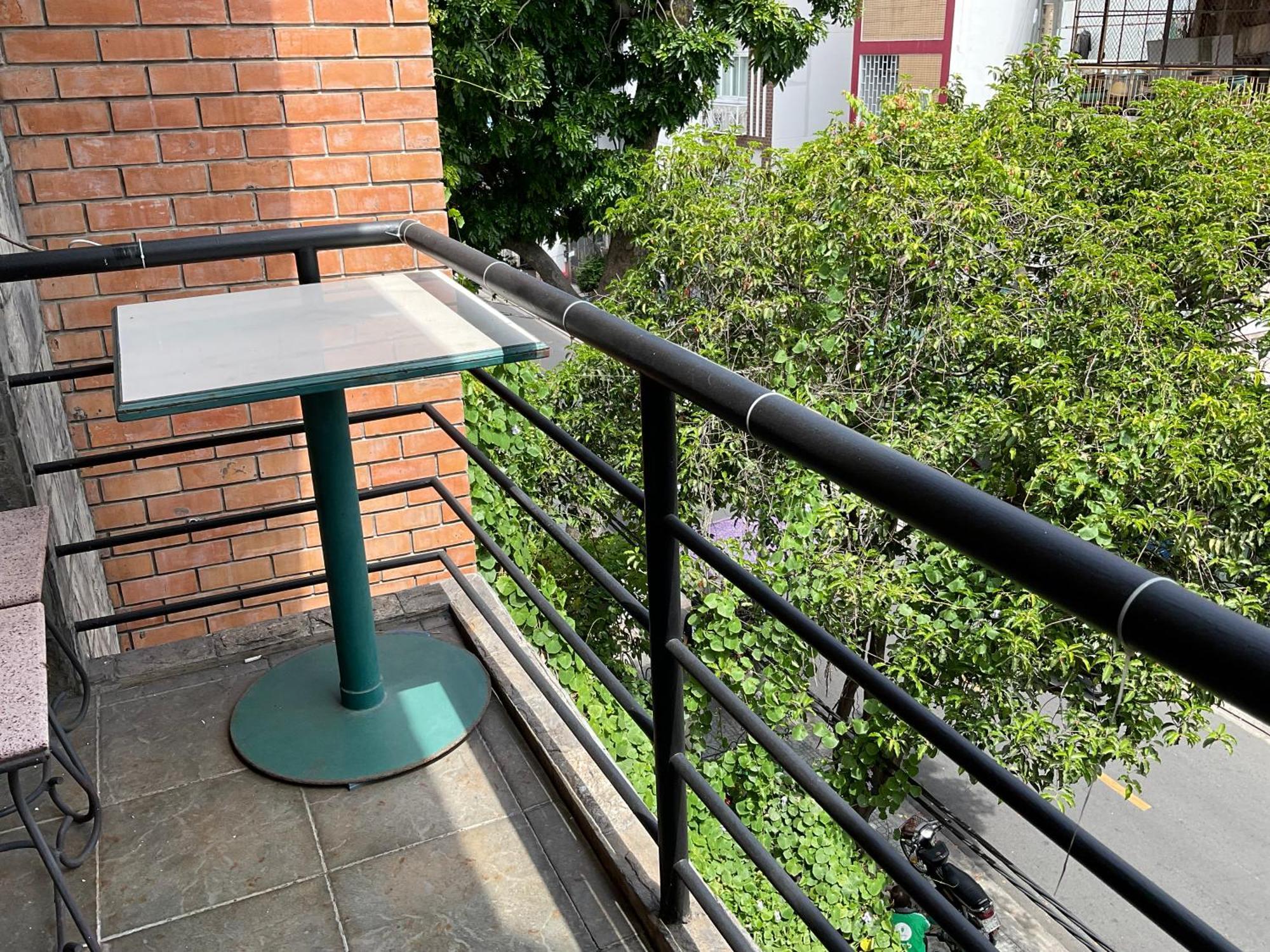 Отель Khach San Minh Chau - Hoa Hung Хошимин Экстерьер фото