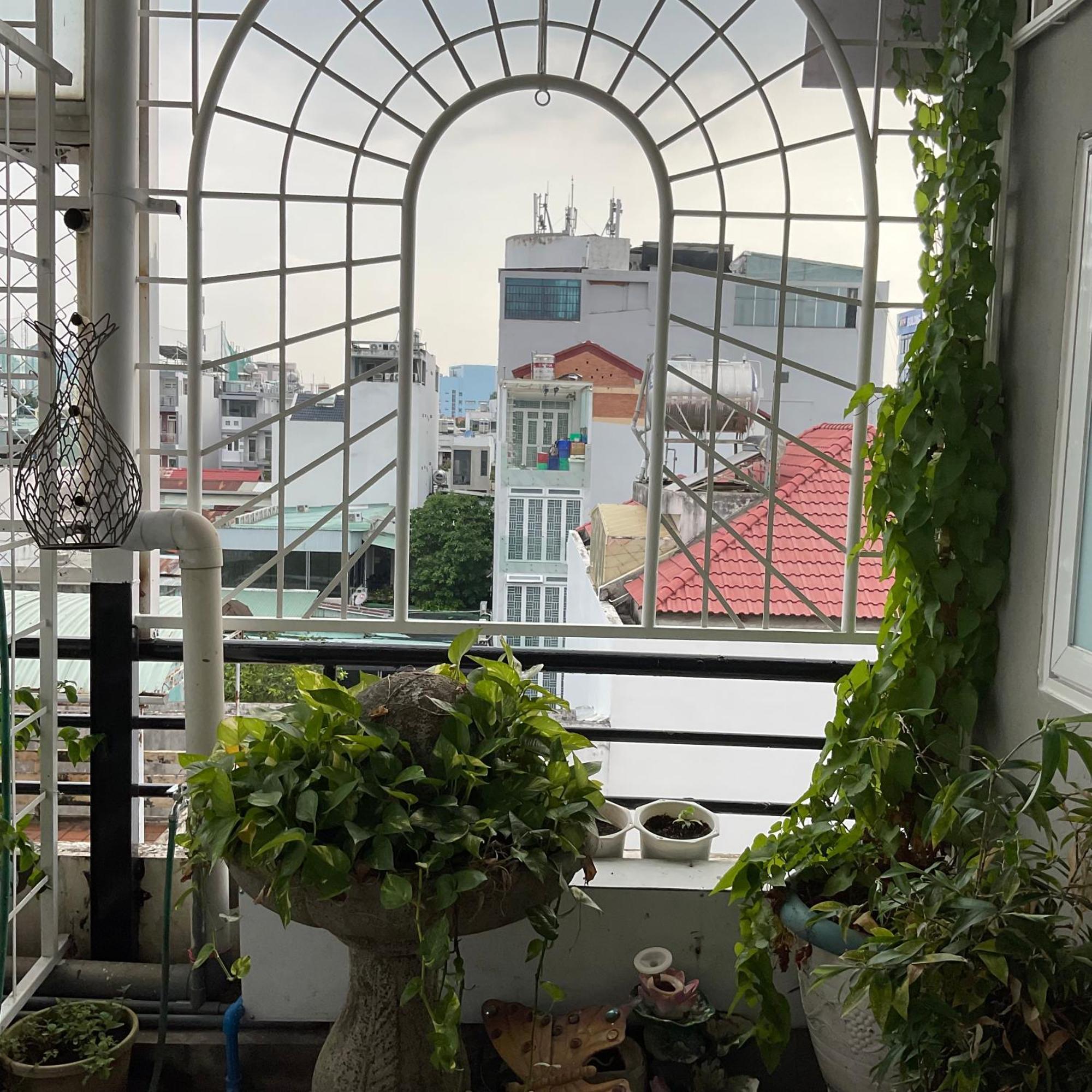 Отель Khach San Minh Chau - Hoa Hung Хошимин Экстерьер фото